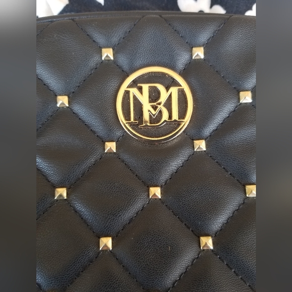 EUC Badgley mischka No Callouts. Like Brand New. Vegan Leather - Picture 4 of 10